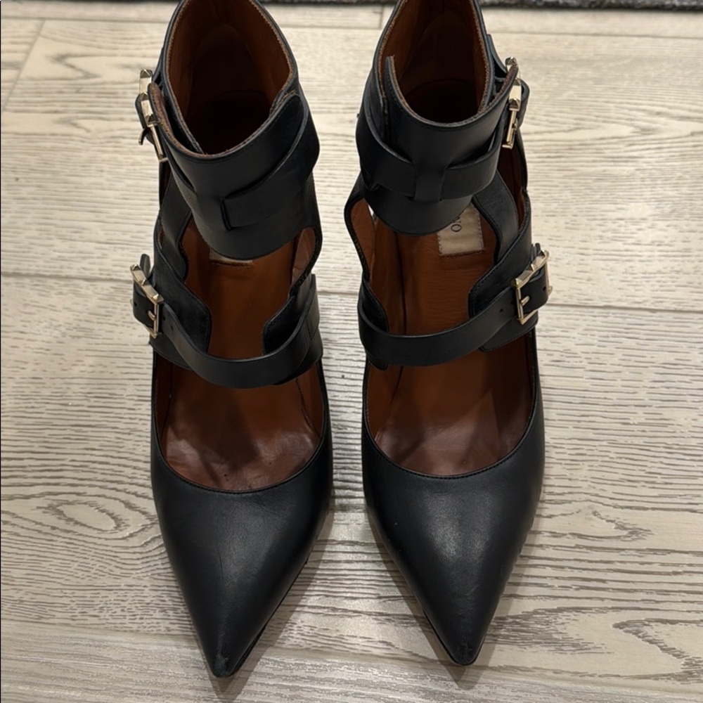 Valentino pumps